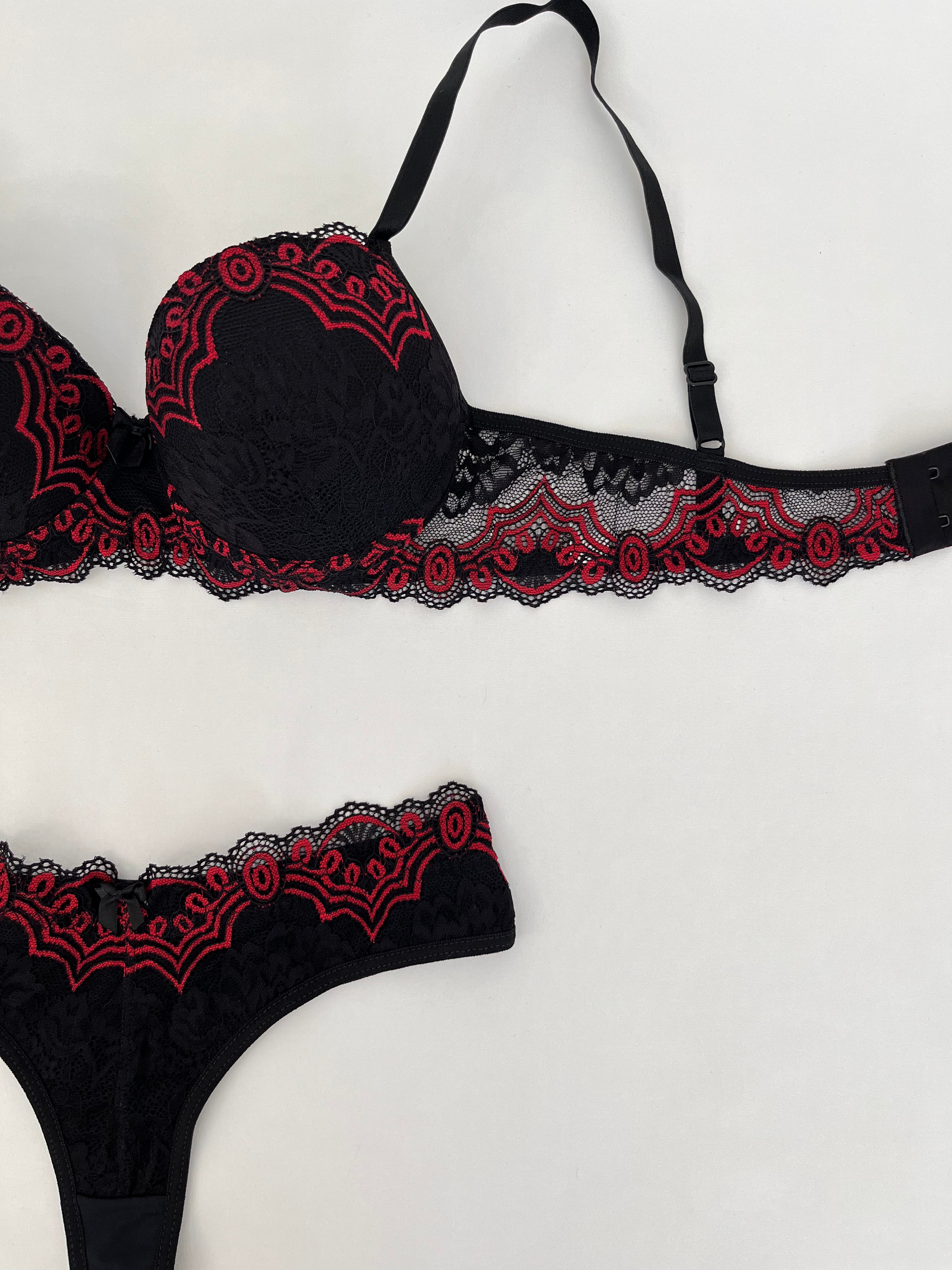 Black / Red