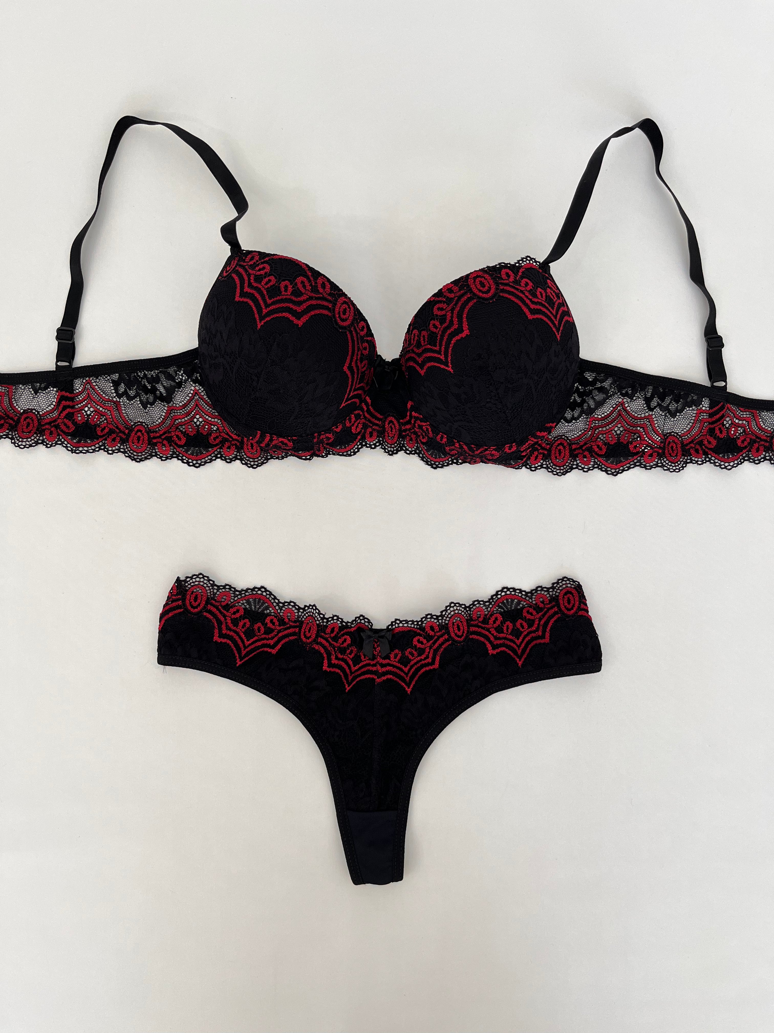 Black / Red